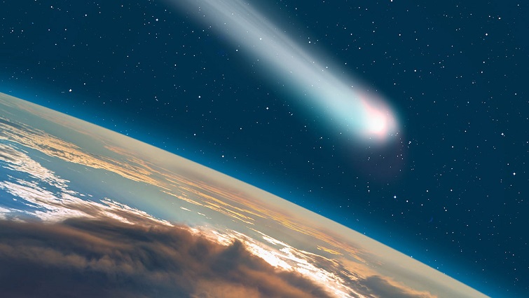 yarkaya-kometa-letit-mimo-Zemlya-kosmos-zvezdy.jpg